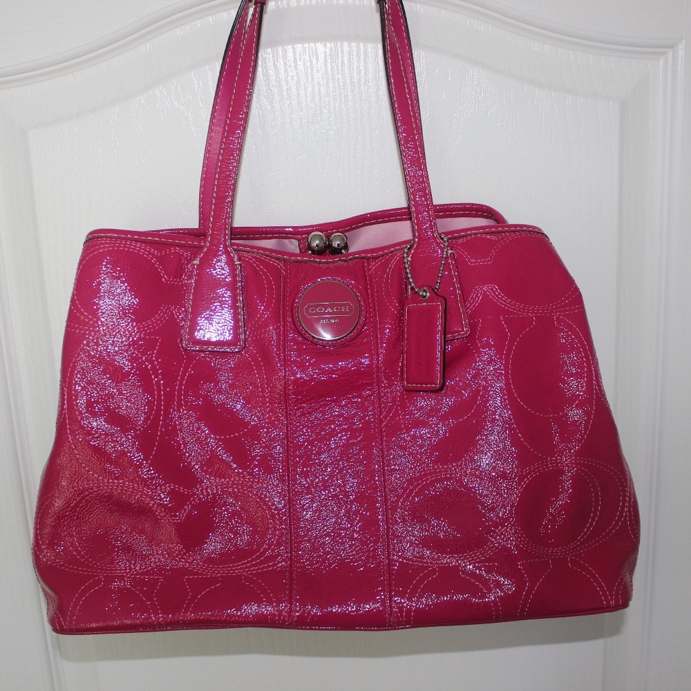 Stunning COACH fuchsia Tote